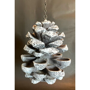 Esschert Design Sturdy Pinecone Bird Feeder Rustic Woods Cabin Yard Decor “used”